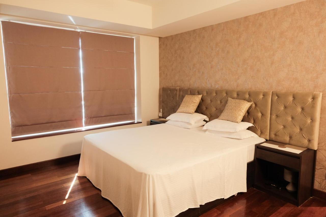Brand New Water Front Luxury Cinnamon Suites Apartment In Heart Of Colombo City Esterno foto