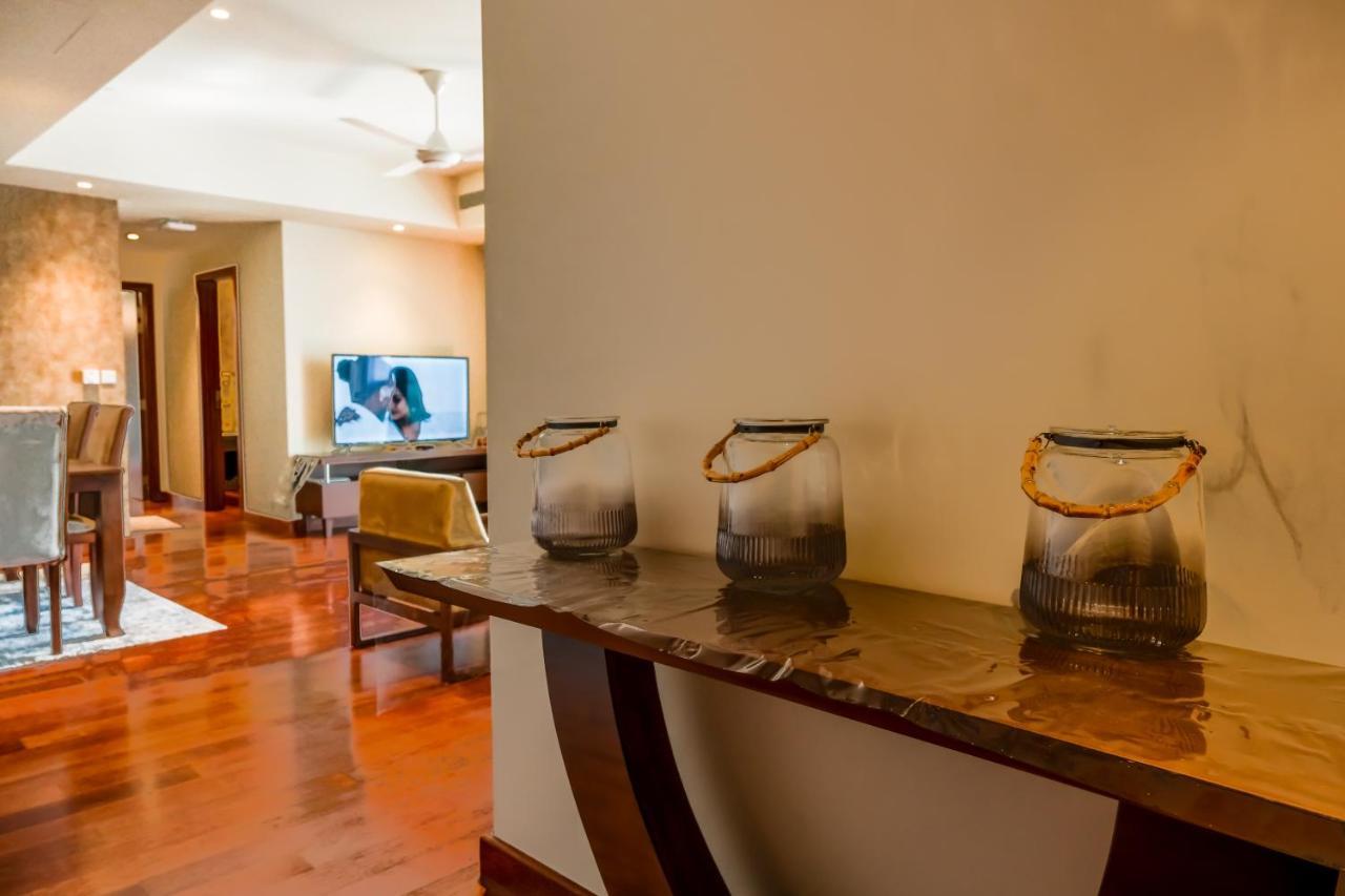 Brand New Water Front Luxury Cinnamon Suites Apartment In Heart Of Colombo City Esterno foto