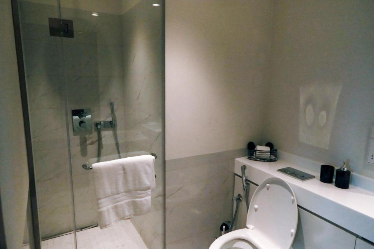 Brand New Water Front Luxury Cinnamon Suites Apartment In Heart Of Colombo City Esterno foto