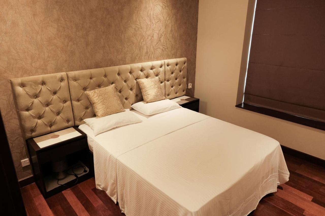 Brand New Water Front Luxury Cinnamon Suites Apartment In Heart Of Colombo City Esterno foto
