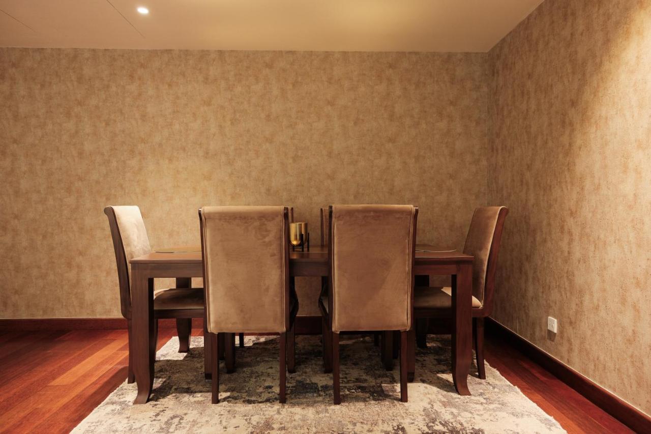 Brand New Water Front Luxury Cinnamon Suites Apartment In Heart Of Colombo City Esterno foto
