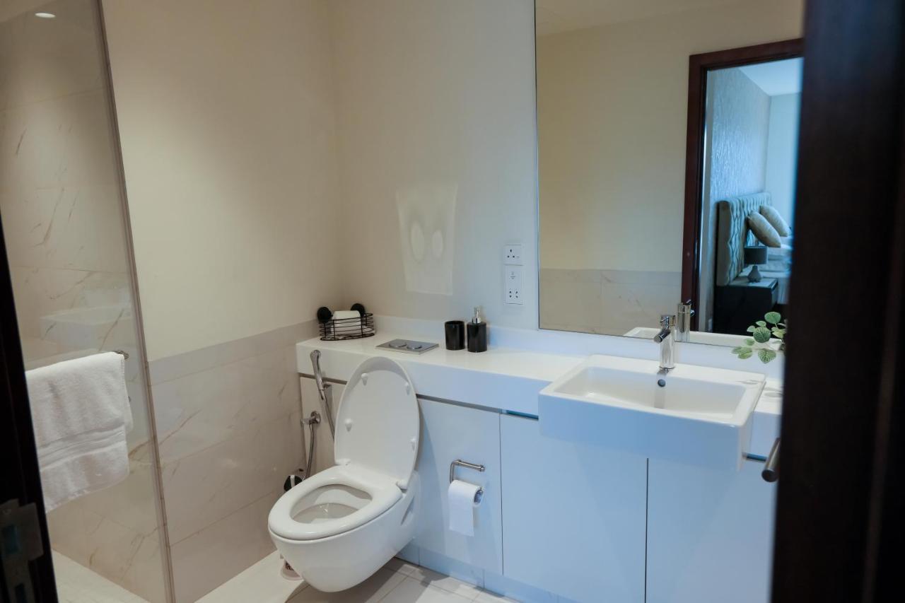 Brand New Water Front Luxury Cinnamon Suites Apartment In Heart Of Colombo City Esterno foto