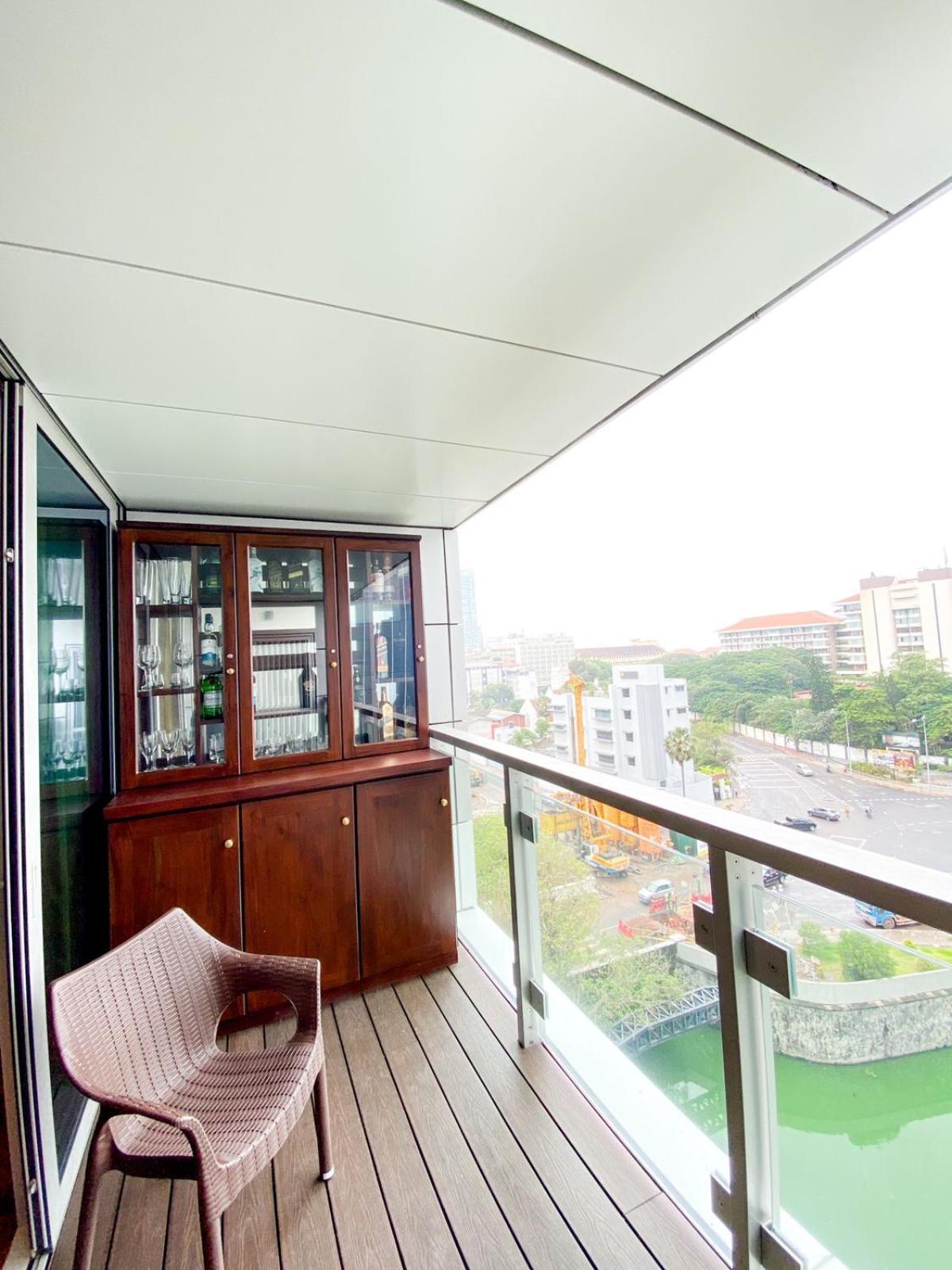 Brand New Water Front Luxury Cinnamon Suites Apartment In Heart Of Colombo City Esterno foto