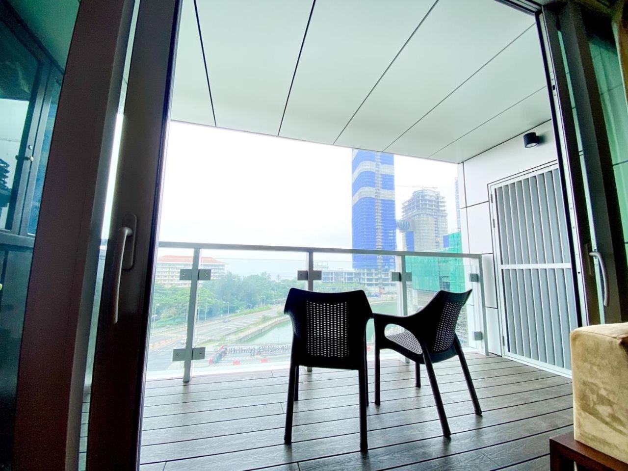 Brand New Water Front Luxury Cinnamon Suites Apartment In Heart Of Colombo City Esterno foto